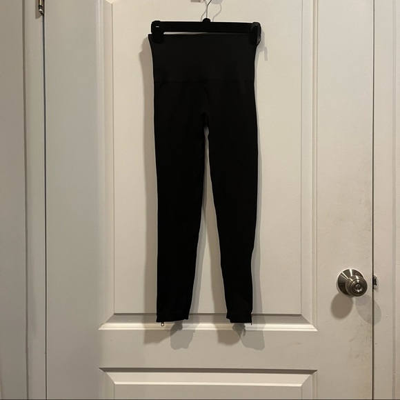 Spanx Side ZIP Seamless Leggings - Picture 4 of 5